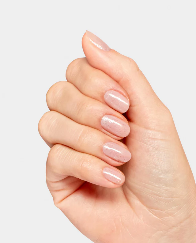 RD25_eCommerce_2025_JPG_cheers_to_no_smears_rd0008_mani_2000x2477_9227df34-b670-45c6-9ebf-64d70f159d98